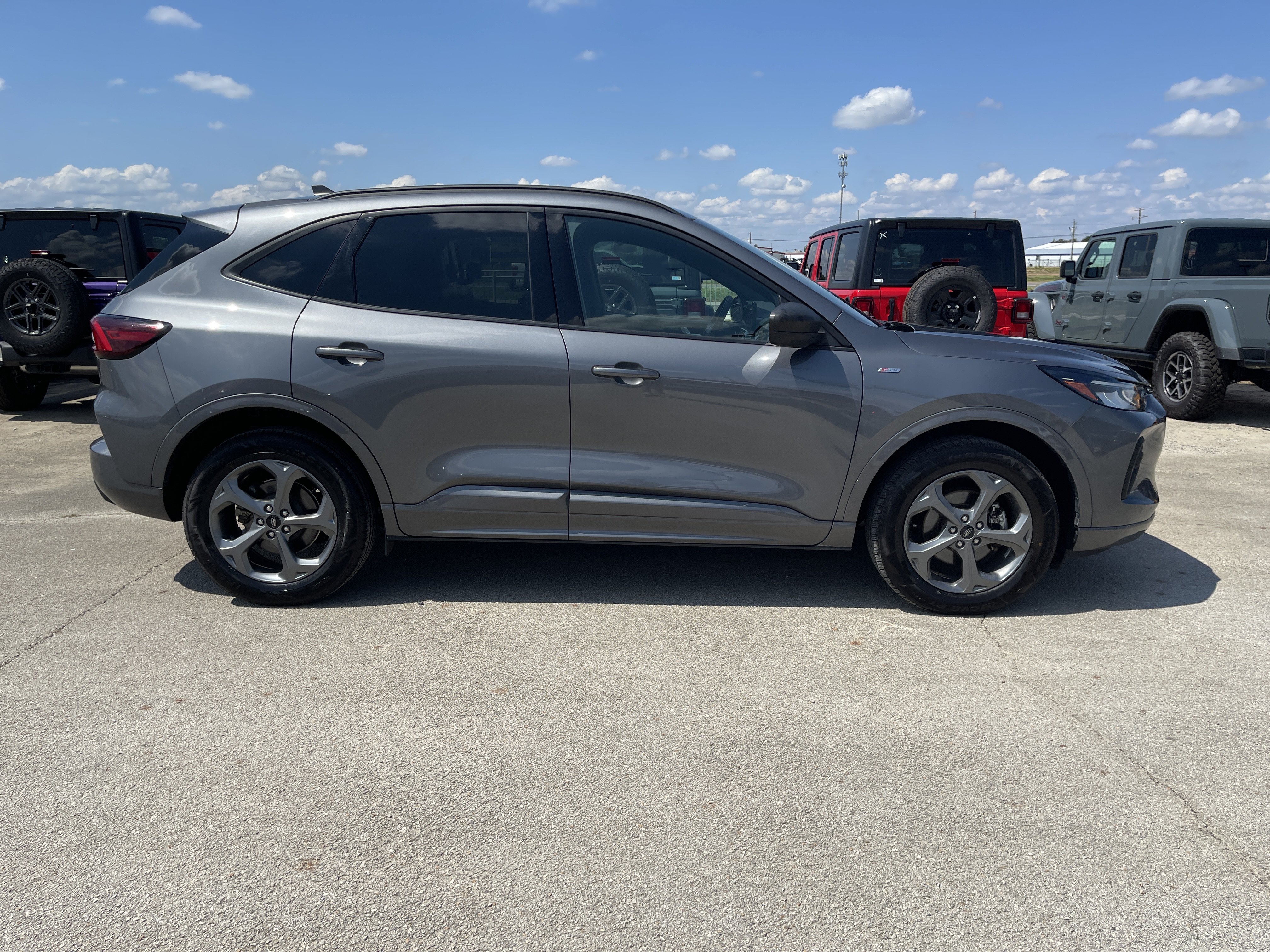 Used 2024 Ford Escape ST-Line AWD/4WD image 3