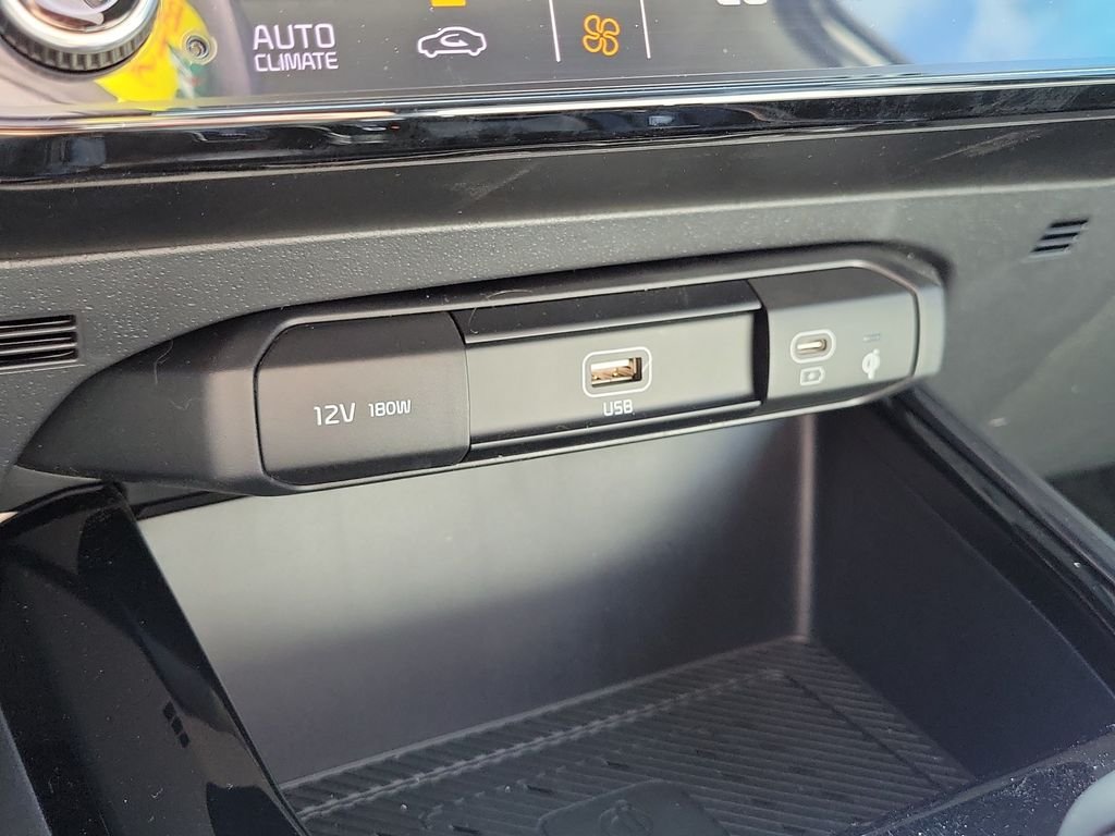 New 2026 Kia Niro SX Touring FWD image 34