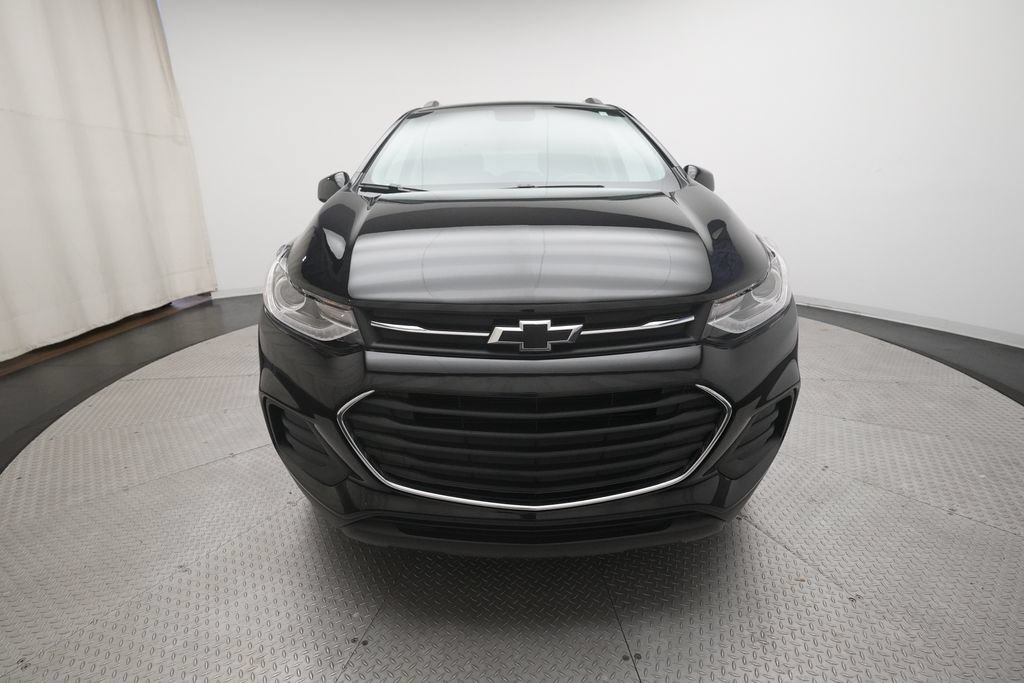 Used 2022 Chevrolet Trax LT w/ Midnight Edition AWD/4WD image 11