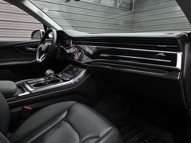 Used 2021 Audi Q7 3.0T Premium Plus w/ Premium Plus Package AWD/4WD image 12