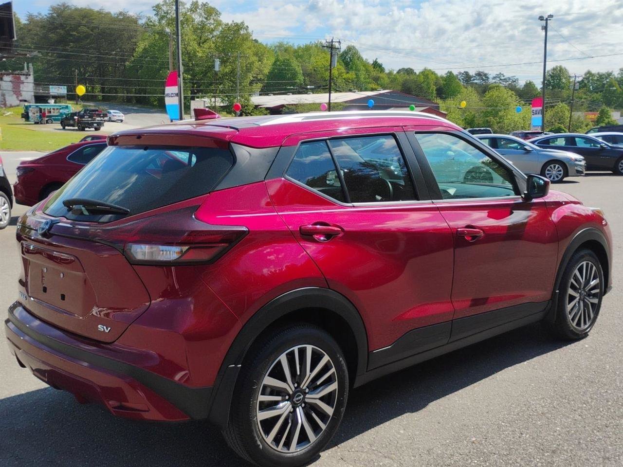 Used 2022 Nissan Kicks SV FWD image 5