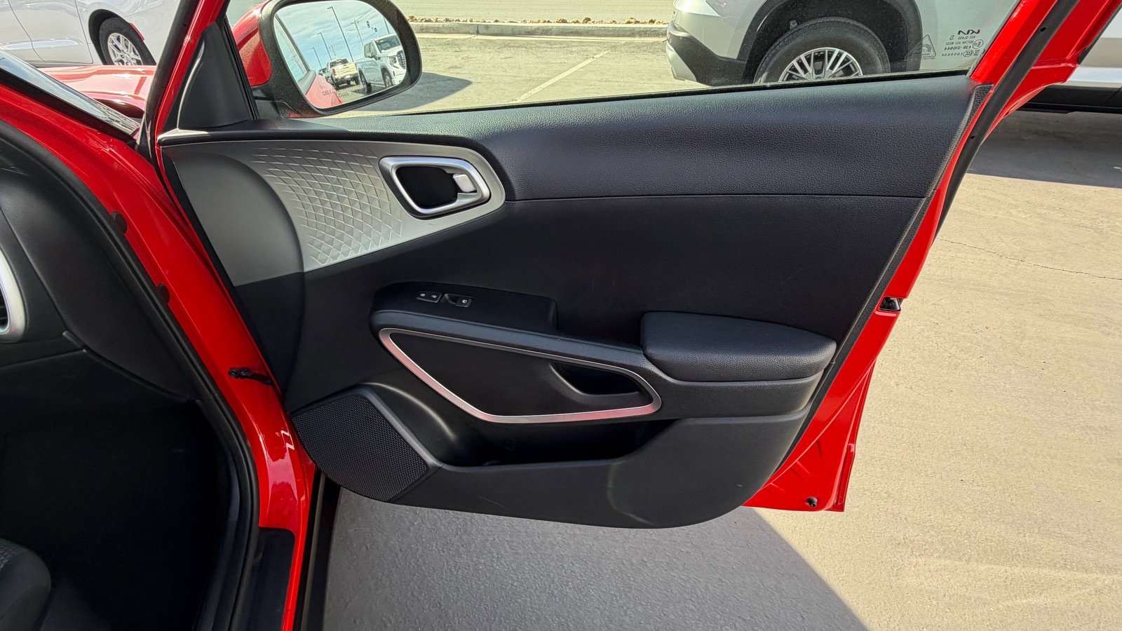 Used 2023 Kia Soul LX w/ LX Technology Package image 20