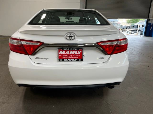 Used 2015 Toyota Camry SE FWD image 4