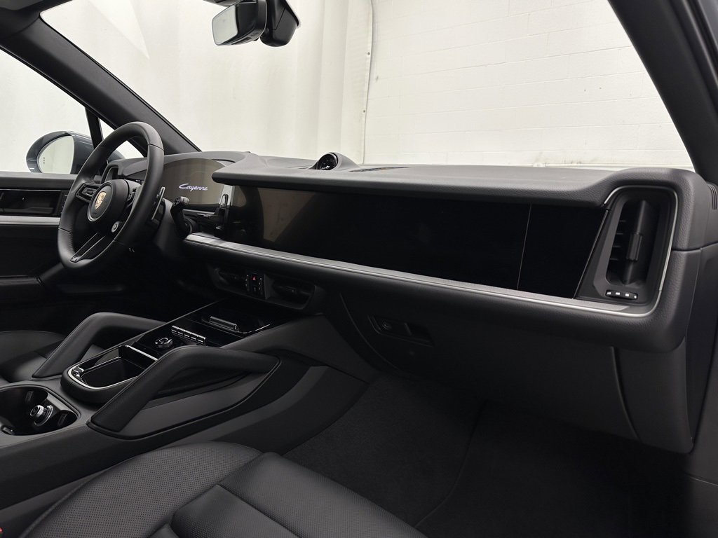 Used 2025 Porsche Cayenne E-Hybrid image 17