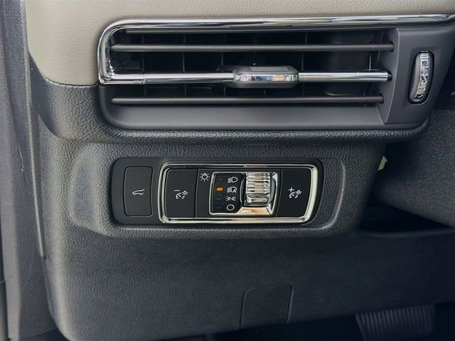 New 2026 Lincoln Corsair Premiere image 10