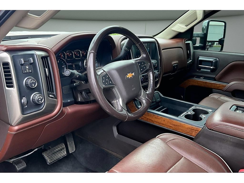 Used 2018 Chevrolet Silverado 2500 High Country AWD/4WD image 16