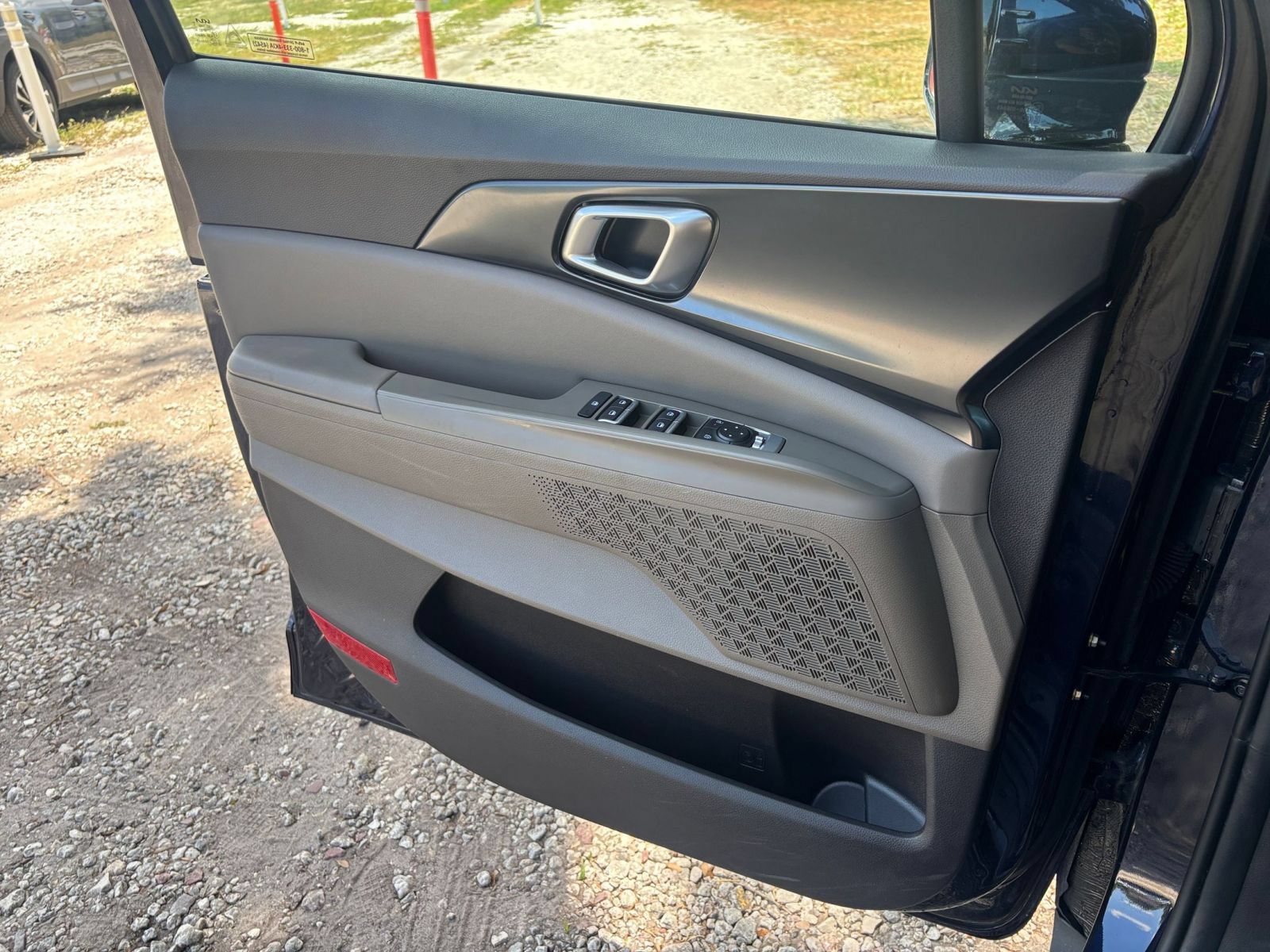 Used 2026 Kia Carnival FWD image 18