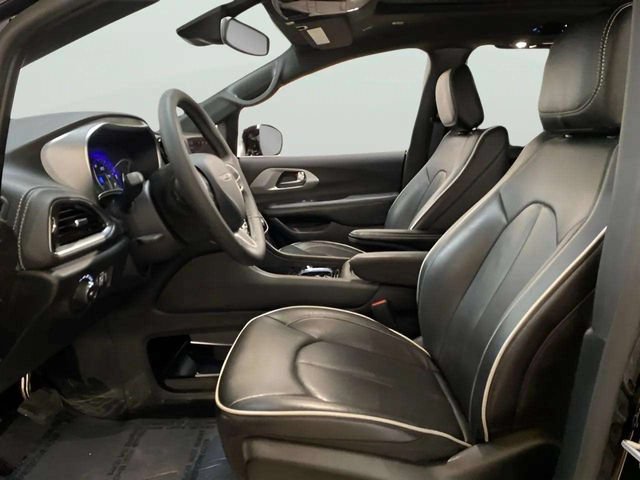 Used 2026 Chrysler Pacifica Limited FWD image 64