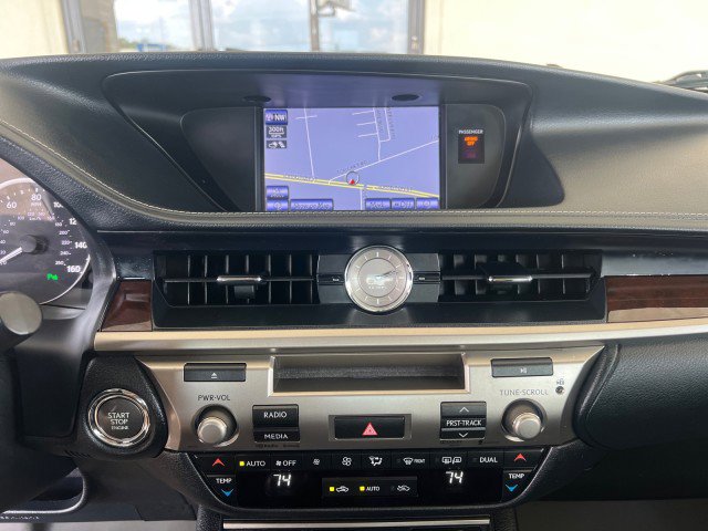 Used 2014 Lexus ES 350 w/ Luxury Package image 20