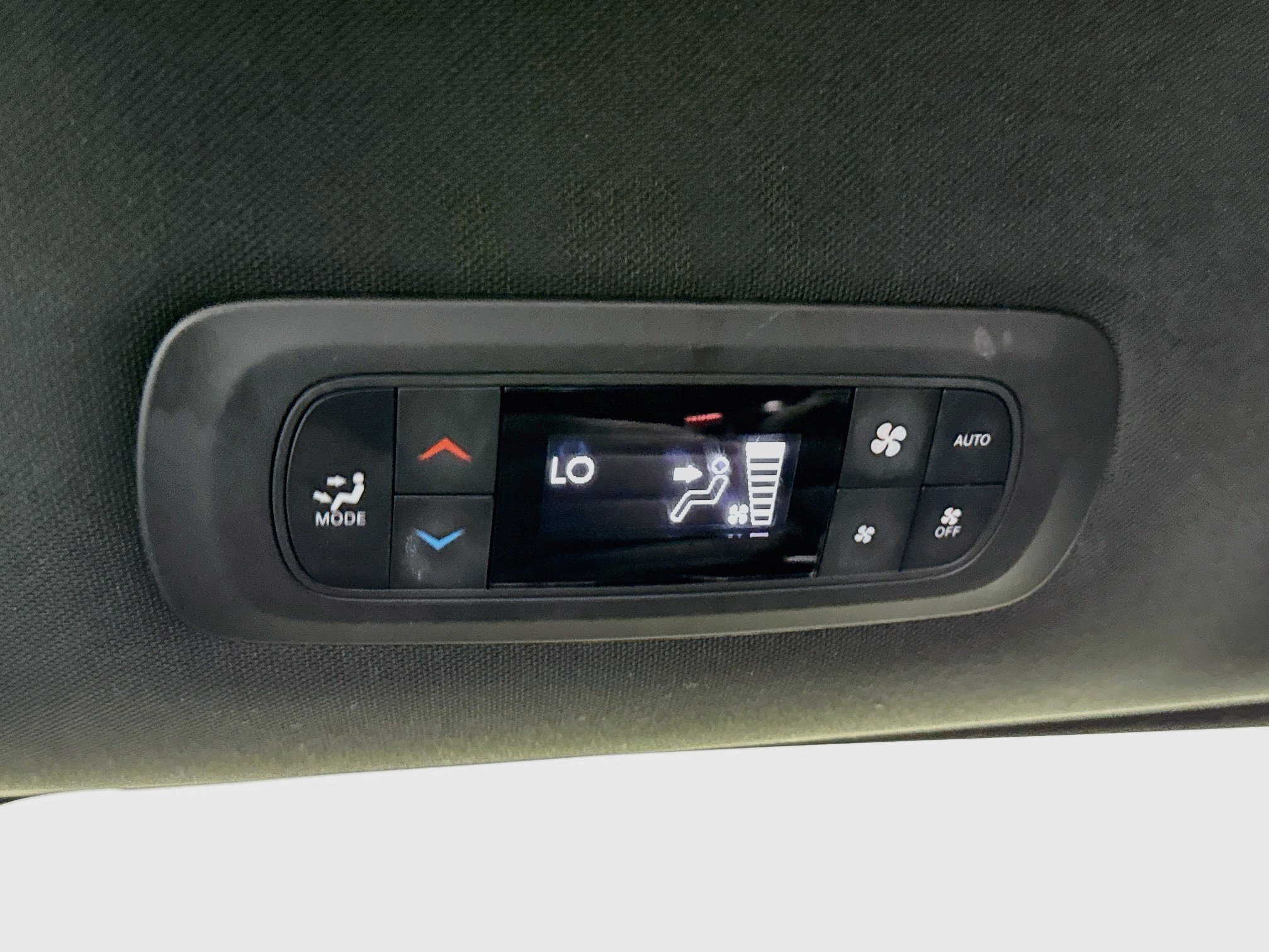 Used 2024 Chrysler Pacifica Touring FWD image 29