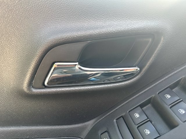 Used 2020 Chevrolet Trax LT w/ LT Convenience Package FWD image 53