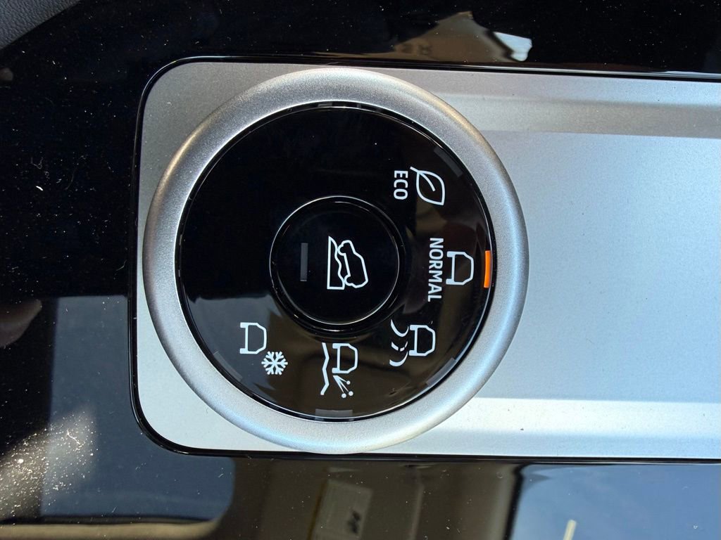 New 2026 Mitsubishi Outlander SE image 37