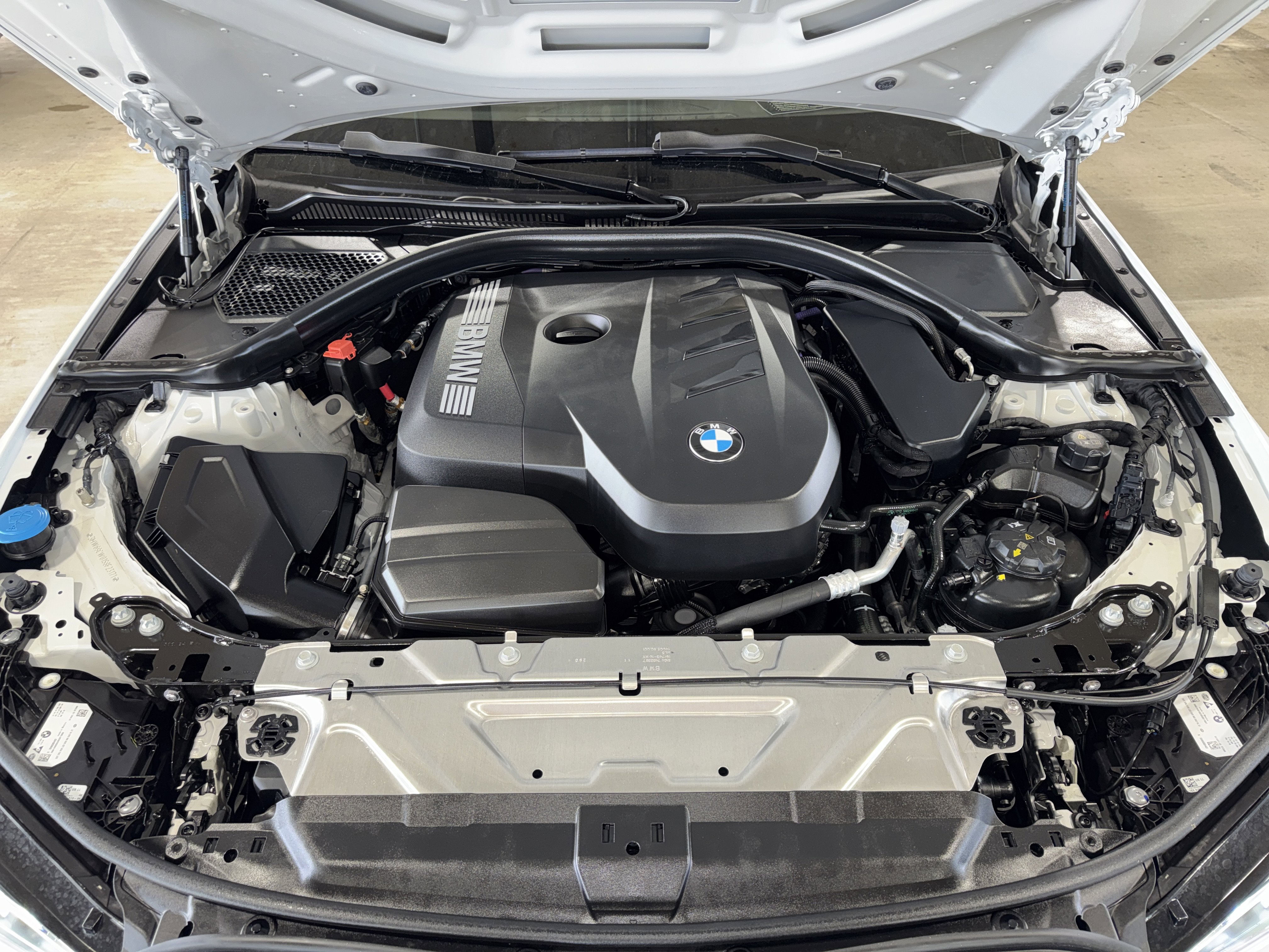 Certified 2025 BMW 330i Sedan w/ Convenience Package image 34