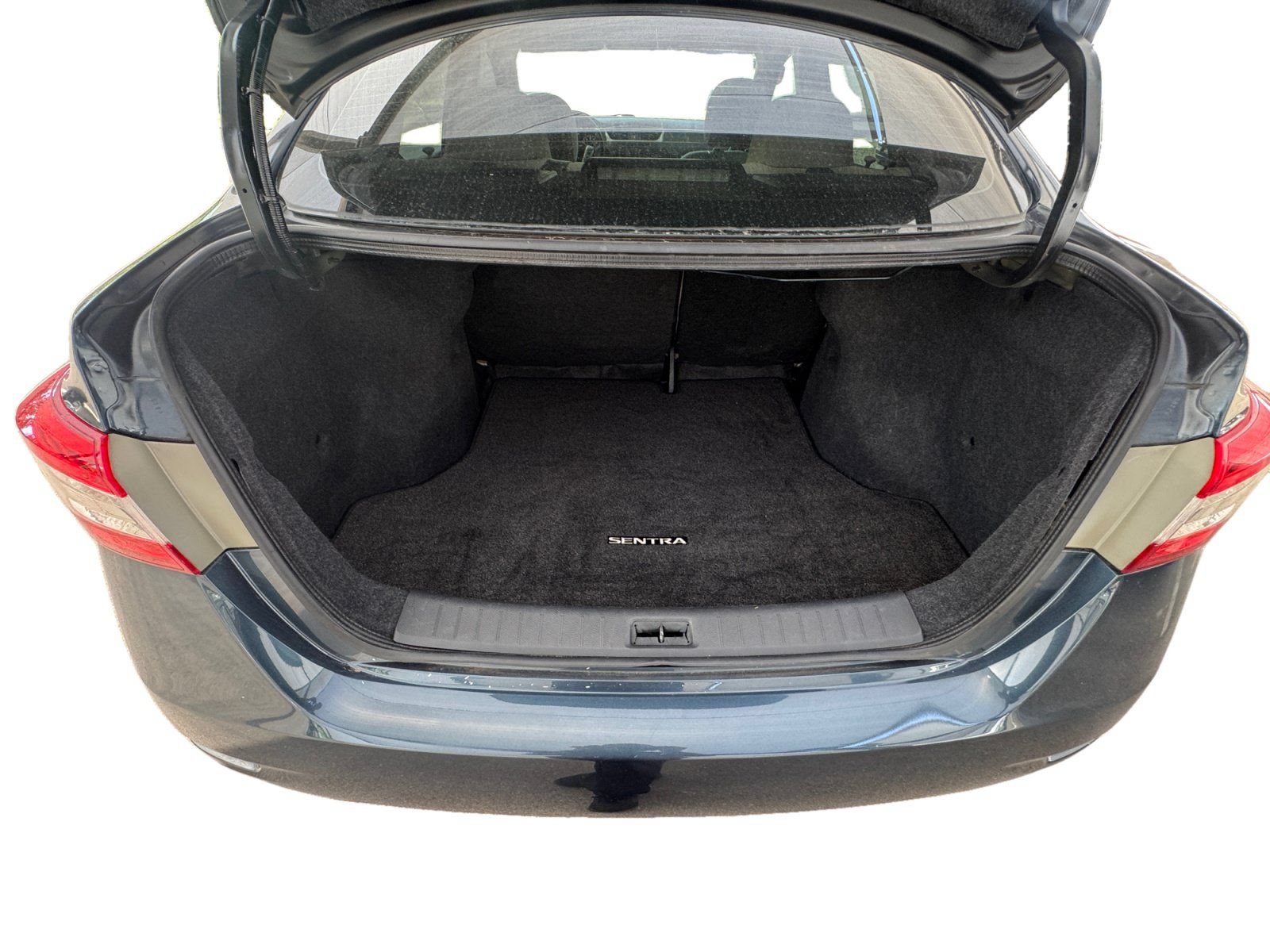 Used 2015 Nissan Sentra SV FWD image 18