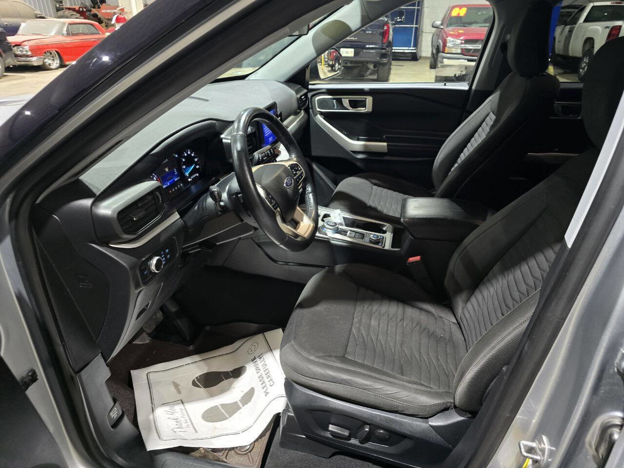 Used 2020 Ford Explorer XLT w/ Comfort Package image 26