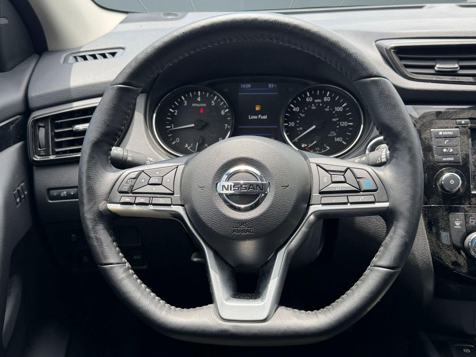 Used 2021 Nissan Rogue Sport SV w/ Technology Package FWD image 14