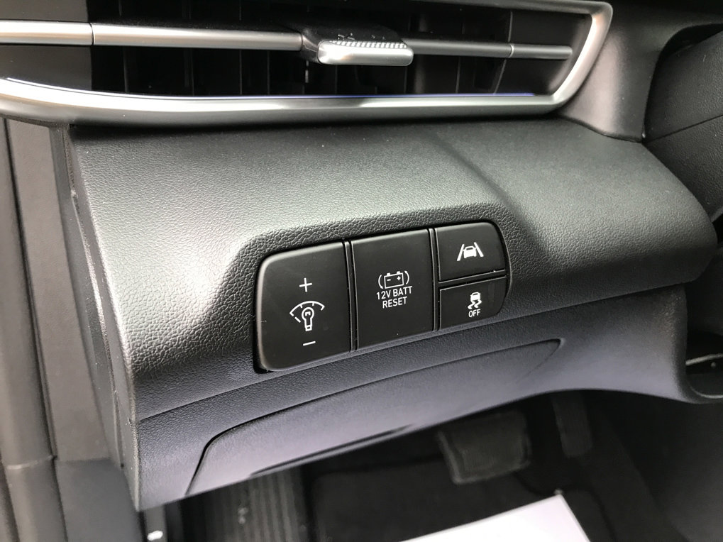 Used 2023 Hyundai Elantra Limited image 16