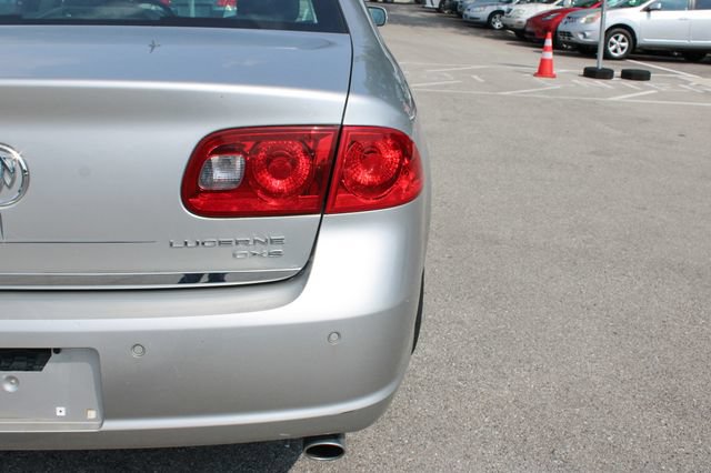 Used 2007 Buick Lucerne CXS w/ Driver Confidence Package FWD image 41