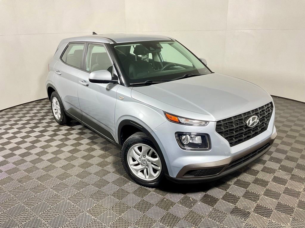 Used 2021 Hyundai Venue SE FWD image 4