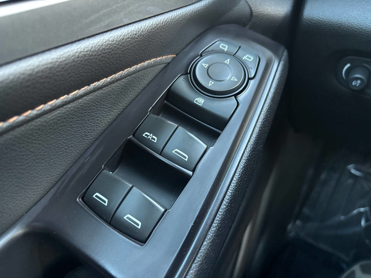 Used 2019 Chevrolet Traverse LT image 35