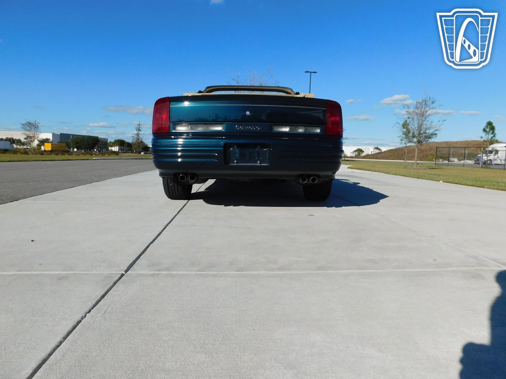 Used 1995 Oldsmobile Cutlass Supreme Convertible image 16