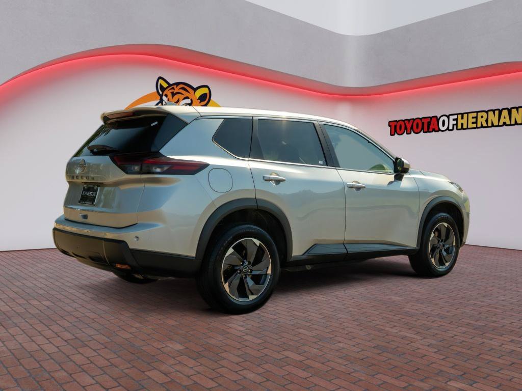 Used 2025 Nissan Rogue SV FWD image 6