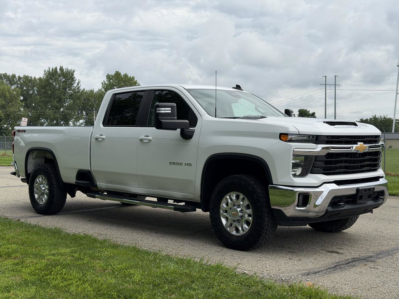 Used 2024 Chevrolet Silverado 3500 LT w/ Convenience Package AWD/4WD image 8