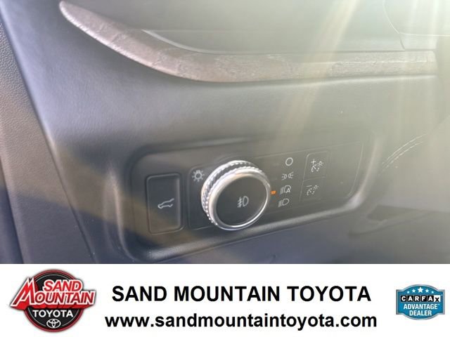 Used 2023 Ford Explorer Platinum w/ Technology Package AWD/4WD image 14