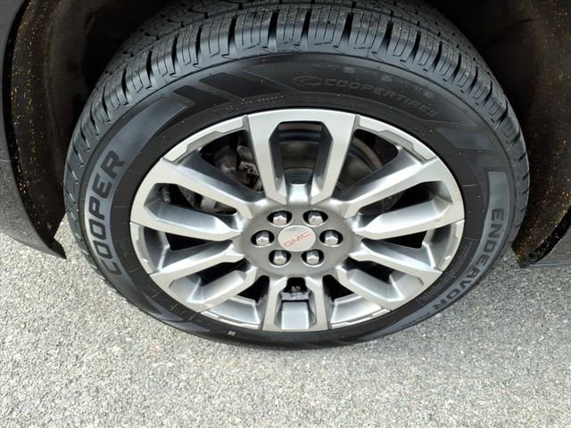 Used 2021 GMC Acadia Denali w/ Denali Technology Package image 11