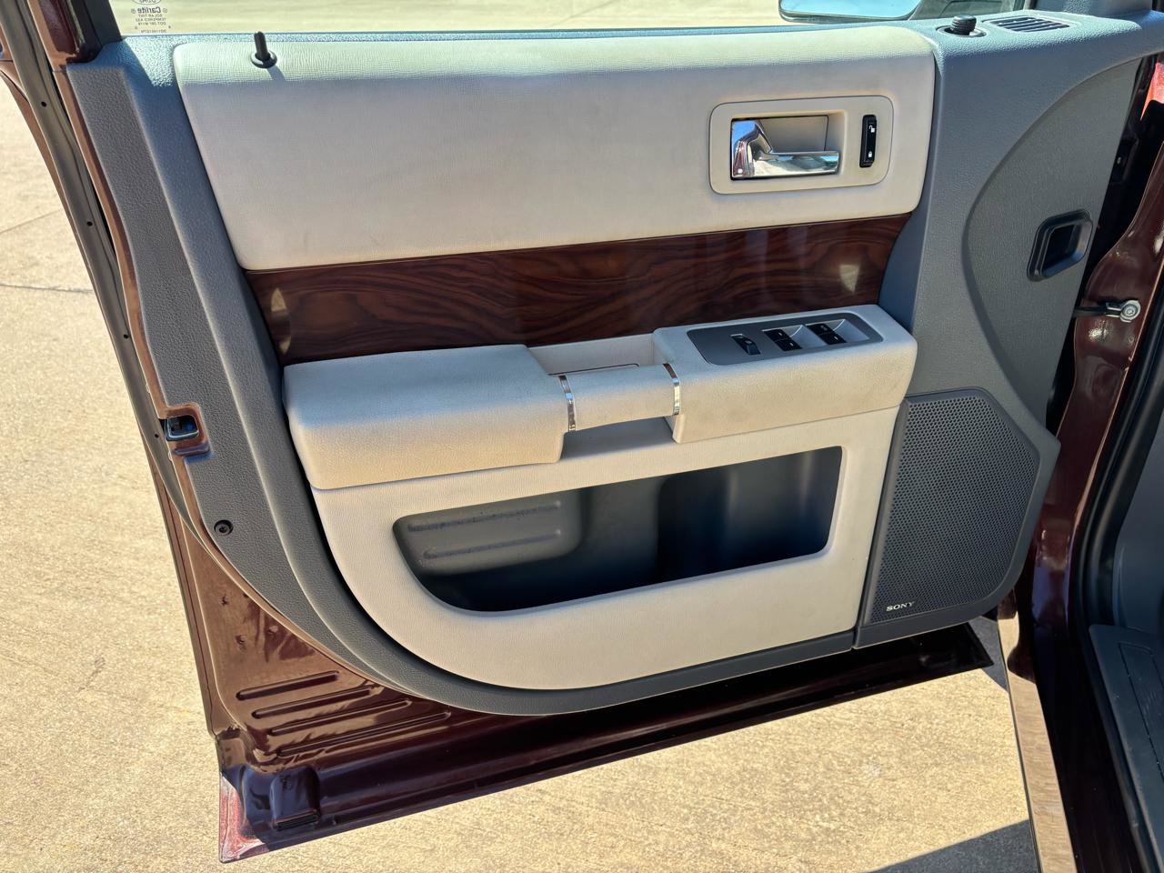 Used 2009 Ford Flex SEL image 12