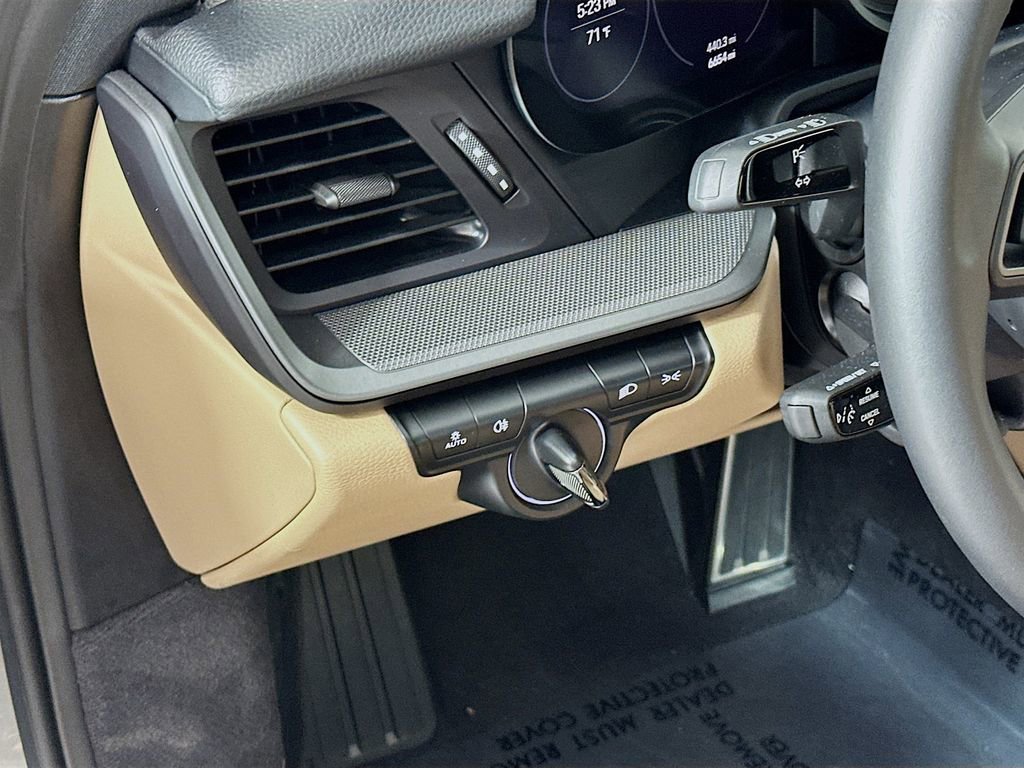 Used 2024 Porsche 911 Carrera image 11