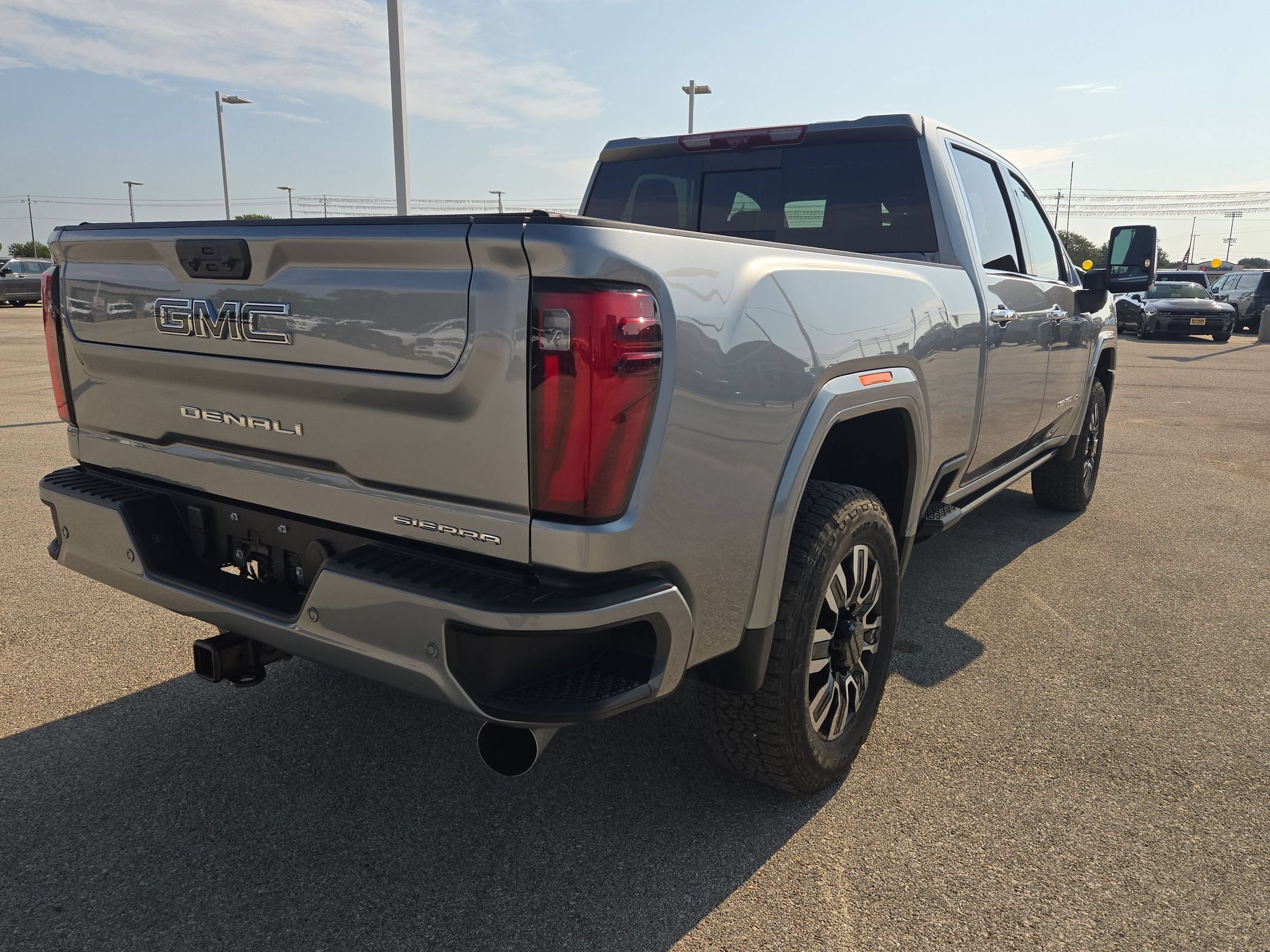 Used 2026 GMC Sierra 2500 Denali Ultimate AWD/4WD image 3