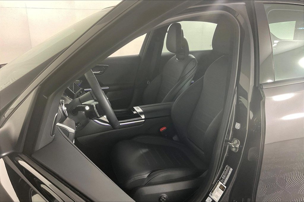 Used 2026 Mercedes-Benz C 300 4MATIC Sedan image 17