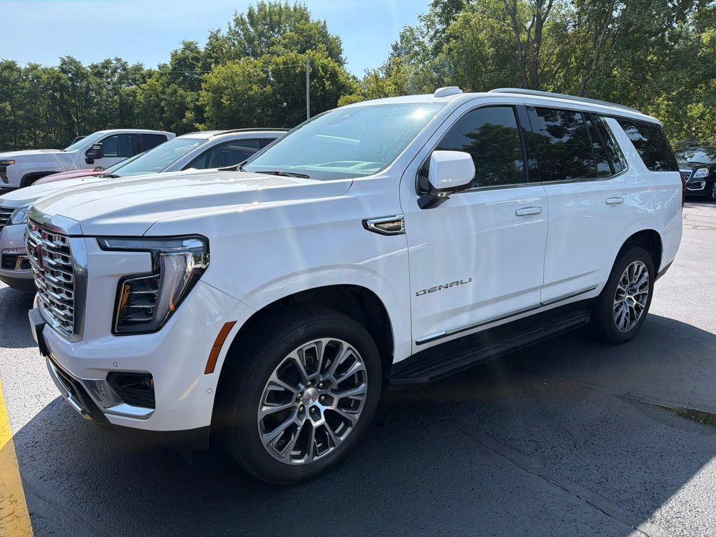 Certified 2025 GMC Yukon Denali AWD/4WD image 1