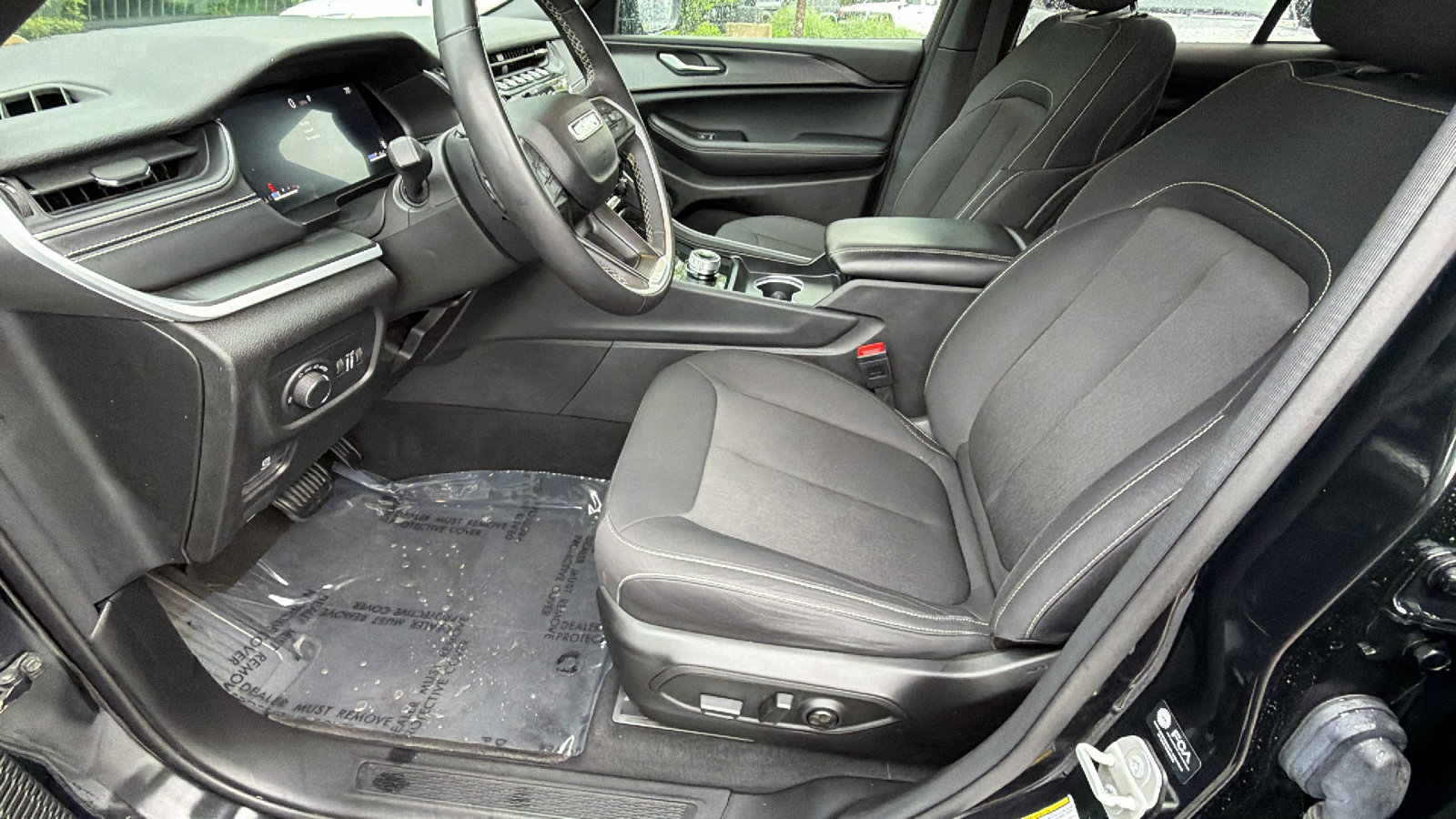 Used 2024 Jeep Grand Cherokee Laredo w/ Luxury Tech Group I AWD/4WD image 16