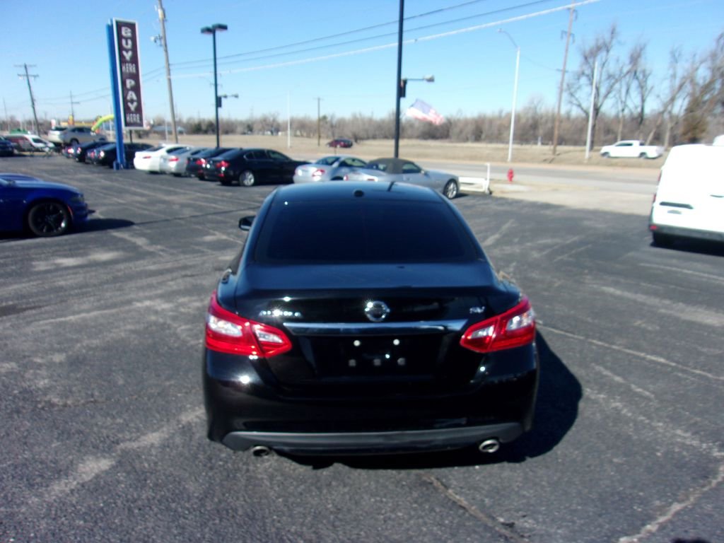 Used 2017 Nissan Altima 2.5 SV w/ Convenience Package image 6