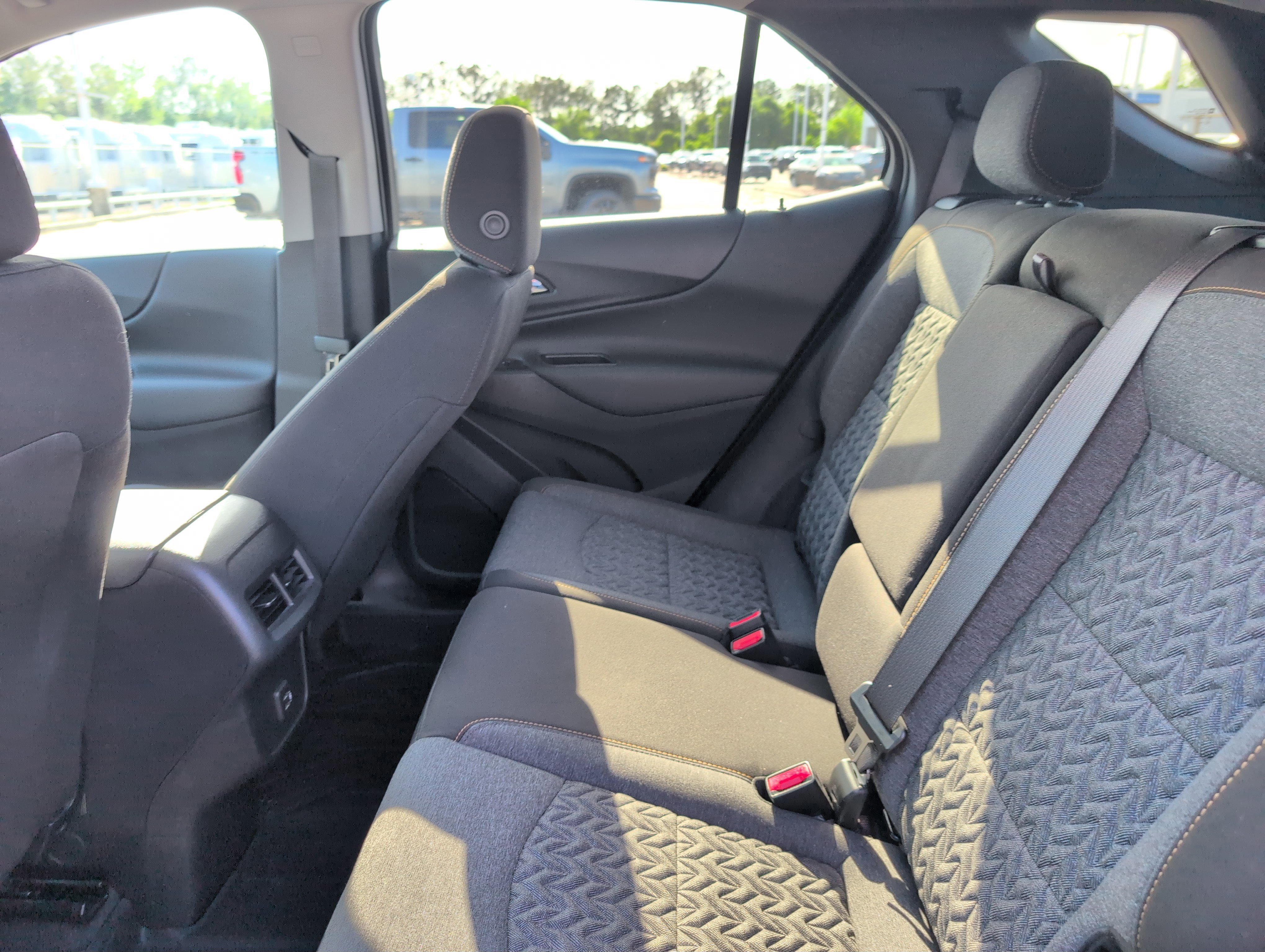 Certified 2024 Chevrolet Equinox LT w/ LPO, Floor Liner Package FWD image 31