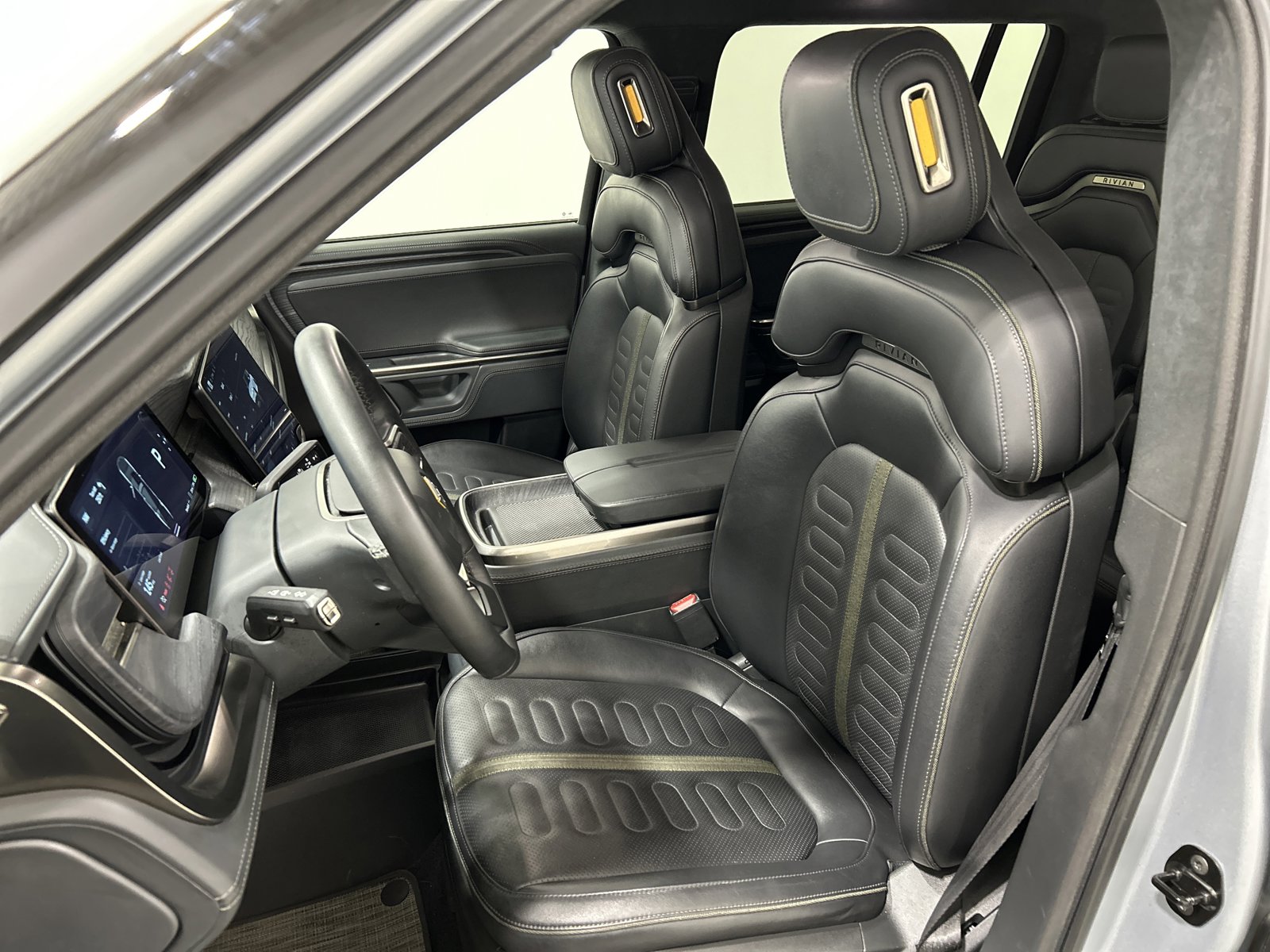 Used 2024 Rivian R1S Adventure AWD/4WD image 20