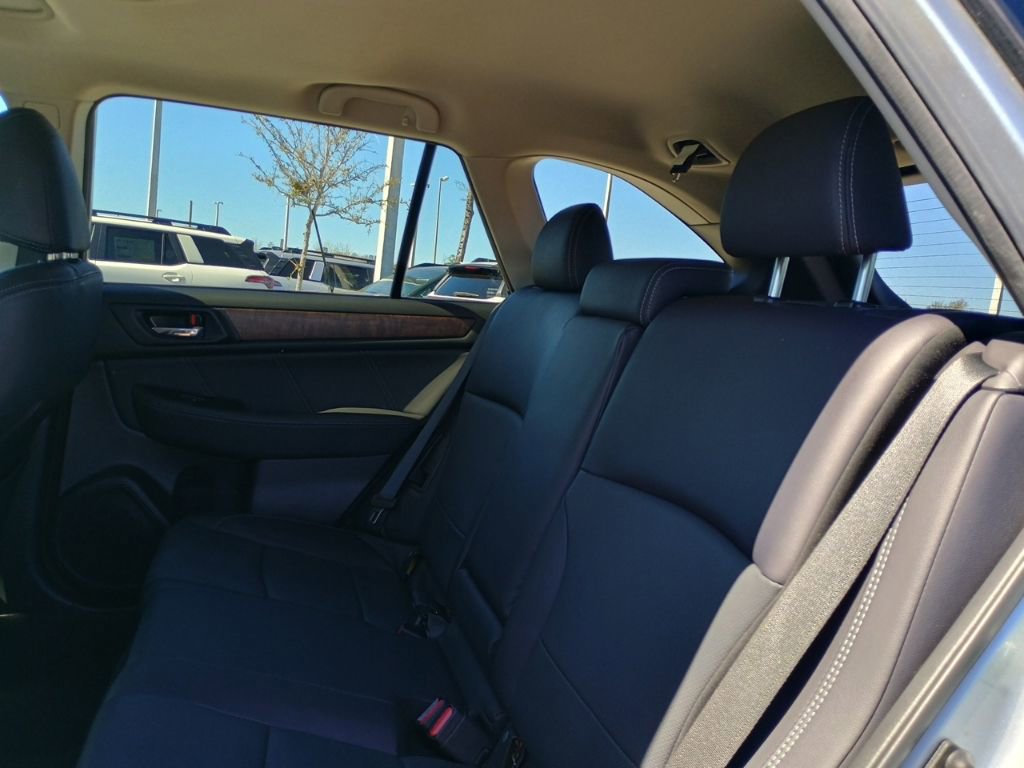 Used 2018 Subaru Outback 3.6R Limited image 17
