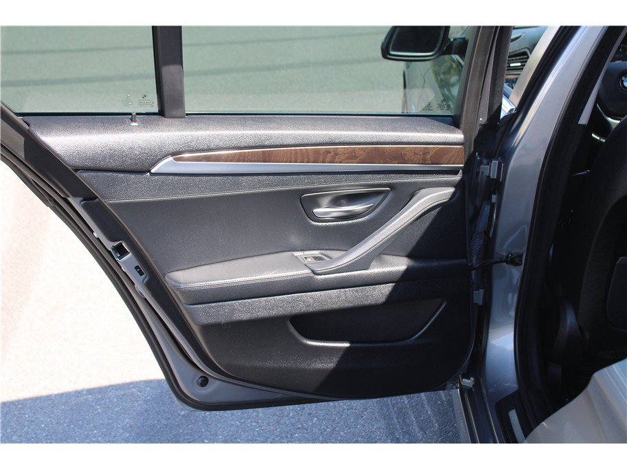 Used 2015 BMW 535i xDrive Sedan AWD/4WD image 12