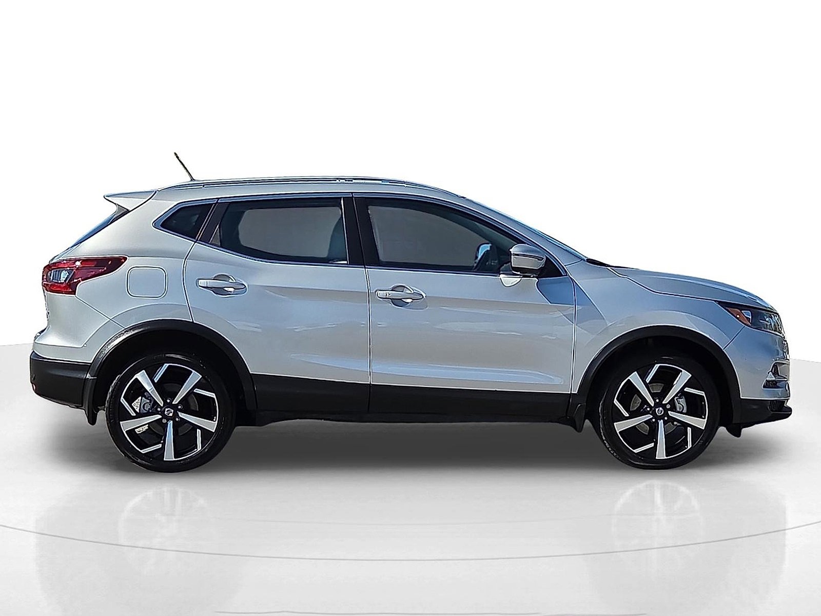 Used 2022 Nissan Rogue Sport SL image 6