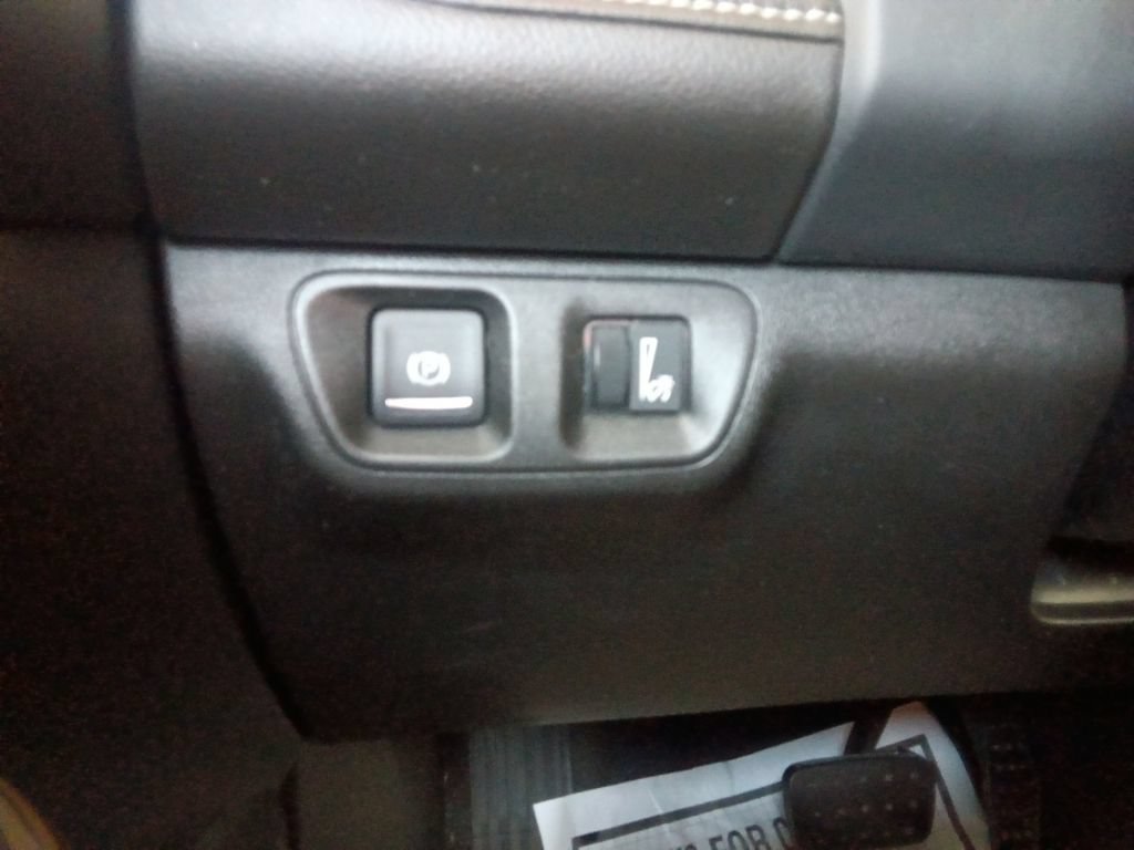 Used 2020 GMC Acadia SLE FWD image 29