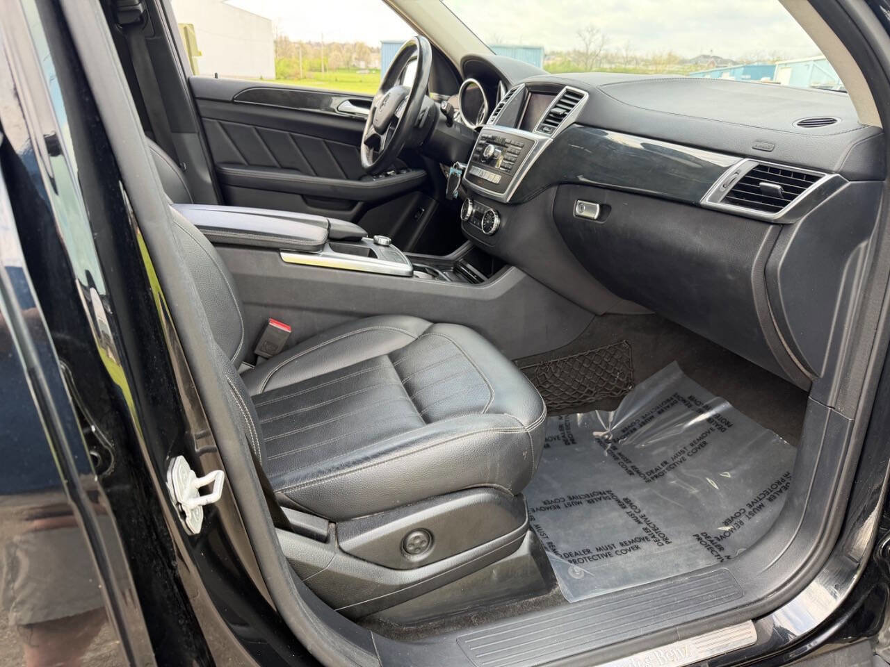 Used 2016 Mercedes-Benz GL 320 BlueTEC 4MATIC w/ Premium I Package image 12