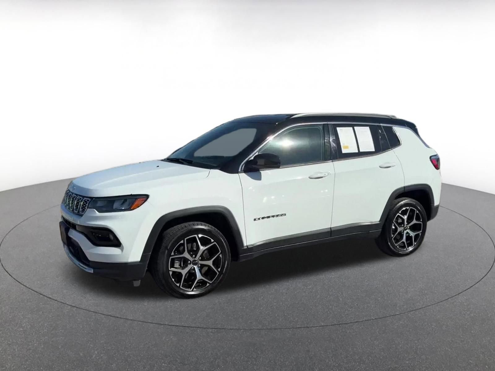 Used 2025 Jeep Compass Limited AWD/4WD image 6