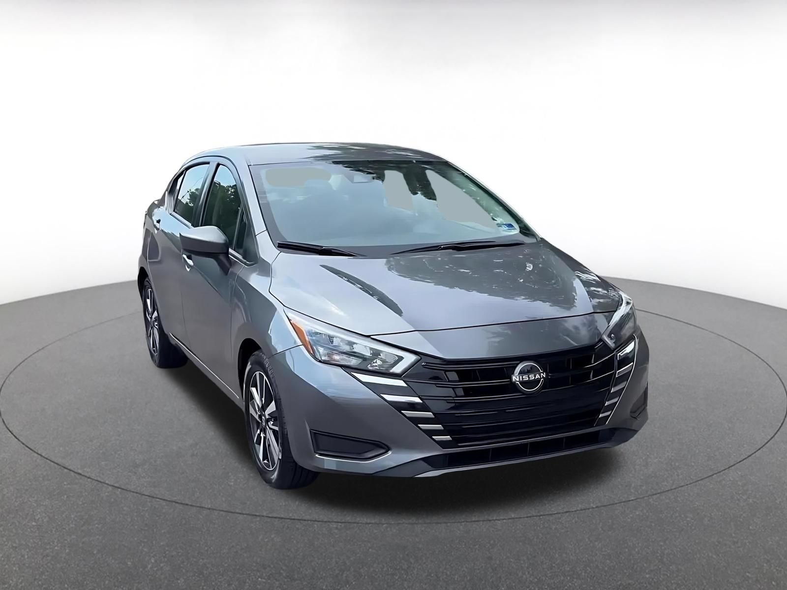 Used 2025 Nissan Versa SV FWD image 3