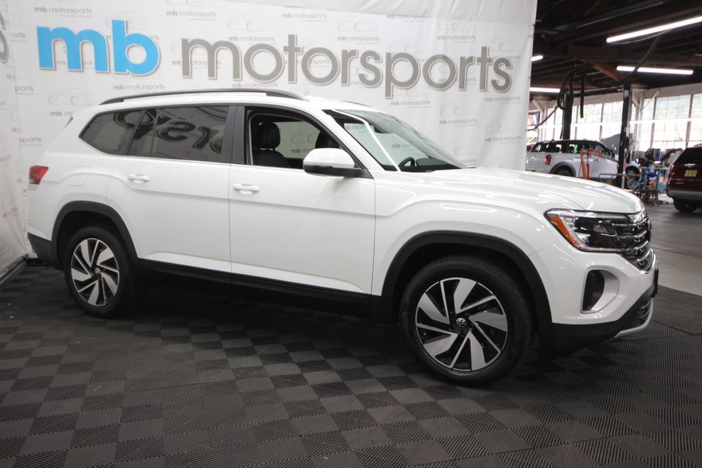 Used 2025 Volkswagen Atlas SE AWD/4WD image 10