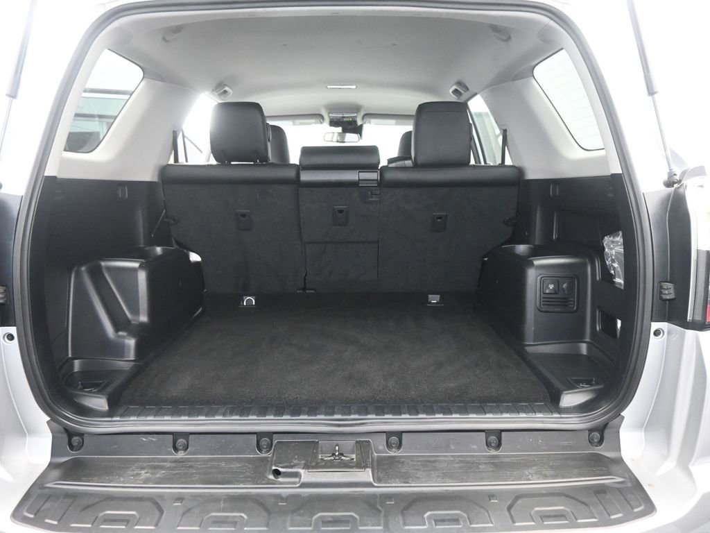 Used 2024 Toyota 4Runner TRD Off-Road Premium image 8