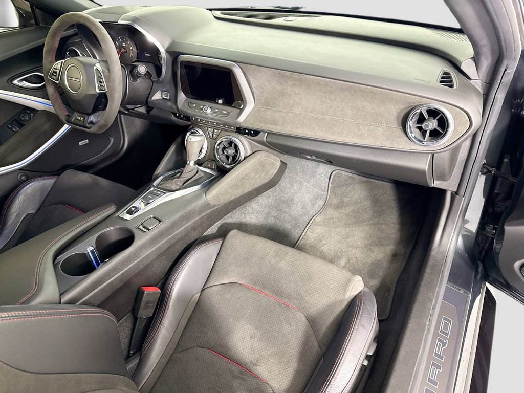 Used 2018 Chevrolet Camaro ZL1 RWD image 17
