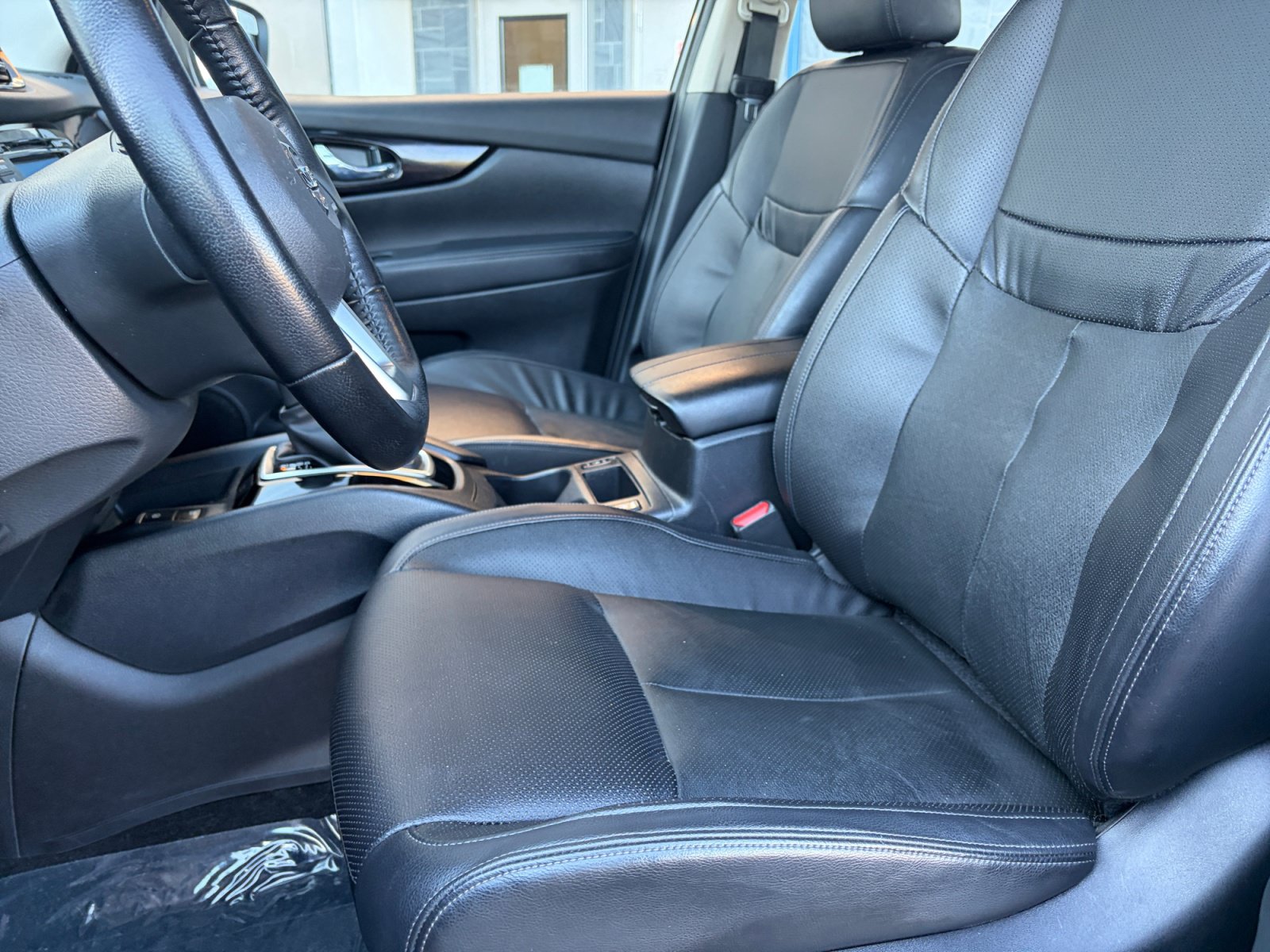 Used 2021 Nissan Rogue Sport SL w/ Premium Package FWD image 14