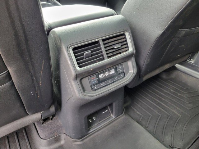 Used 2024 Volkswagen Atlas SEL Premium R-Line image 32